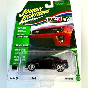 Johnny Lightning MUSCLE CARS U.S.A **NICKEY CHICAGO**2013 CHEVY CAMARO ZL1